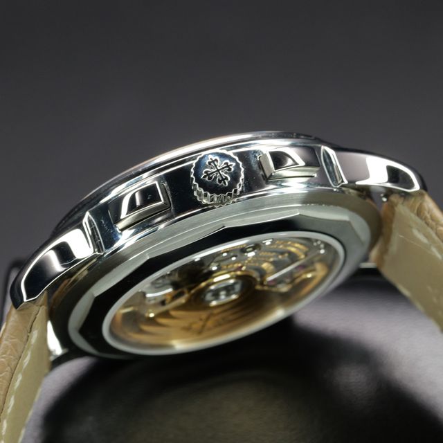 Patek Philippe Complications 5935A-001 Image 2
